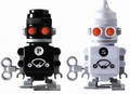 1 x SALZ- UND PFEFFERSTREUER ROBOTER - SALT AND PEPPER BOTS
