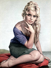 Brigitte Bardot - Posing