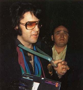 Elvis Presley - Glasses Halsband