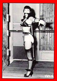 Bettie Page - gefesselt