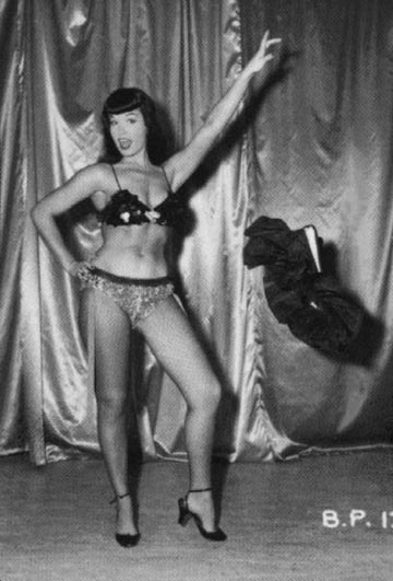 Bettie Page - Strip