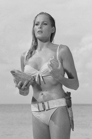 JAMES BOND: URSULA ANDRESS